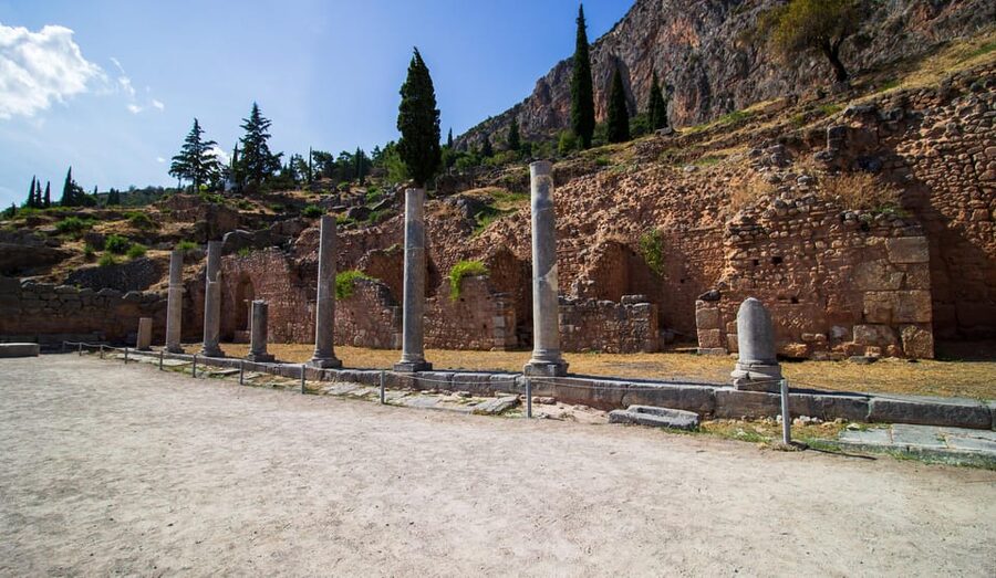 Athens: Private Tour of Delphi, Delphi Museum, and Arachova - The Driver Experience: English, History, and Real Personality