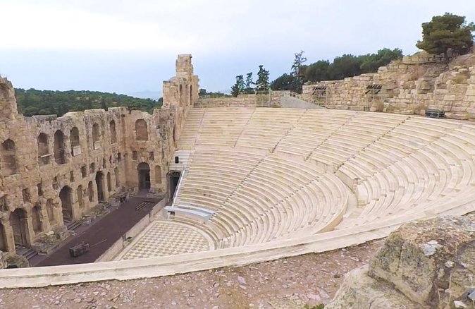 Athens Private Walking Tour: Acropolis monuments, Plaka and local food - Market to Monastiraki: the food stops that make the day click