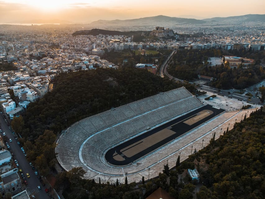 Athens Private Walking Tour in Spanish - Food and photo stops you can actually control