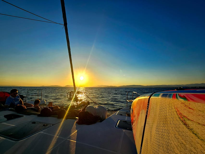 Athens: Riviera Catamaran Tour with Fresh Meal and Drinks - Drinks, Clean Facilities, and Small Comfort Wins