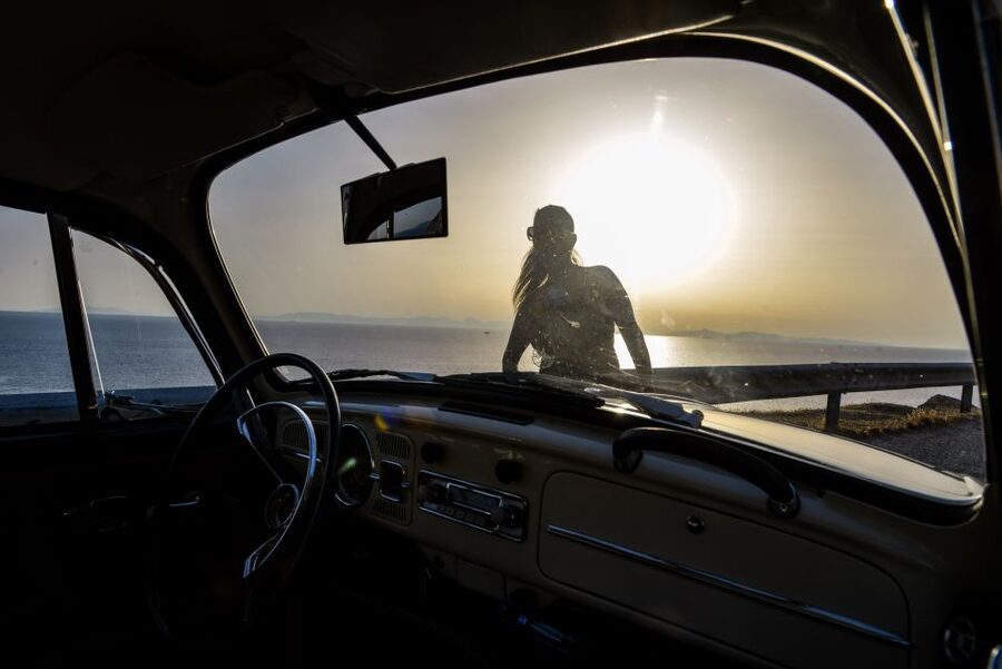 Athens: Riviera Photo Tour in a Vintage Volkswagen Beetle - Meet the Vintage Volkswagen Beetle at Metro Fix