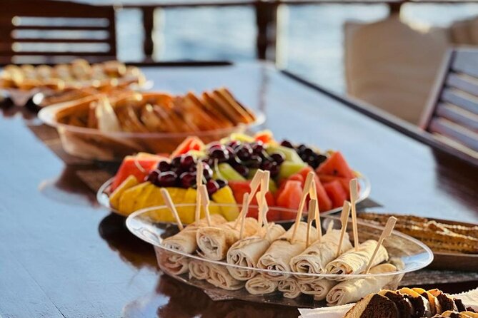 Athens Riviera Sunset Cruise with Snacks and Drinks Included - Getting to Pasalimani and finding the right boat in Piraeus