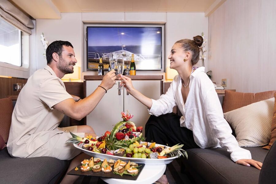 Athens: Saronic Islands Cruise with VIP Area Seating & Lunch - Hydra: Cobblestone streets, donkeys, and a short walking plan