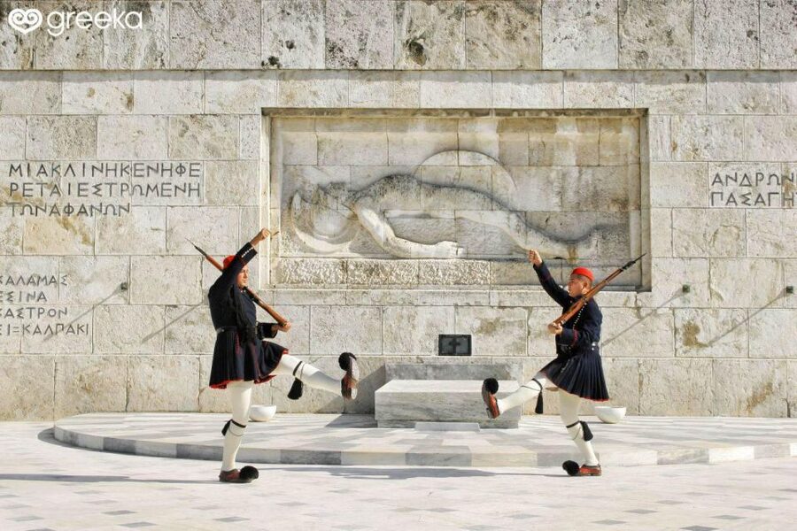 Athens: Sightseeing Tour with Skip-the-Line Acropolis Entry - Temple of Olympian Zeus and Hadrian’s Arch: big scale, quick hits