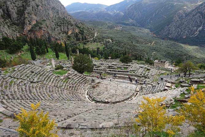 Athens Super Saver: Athens Sightseeing Tour plus Delphi Day Trip - Coach comfort and listening tips on long days