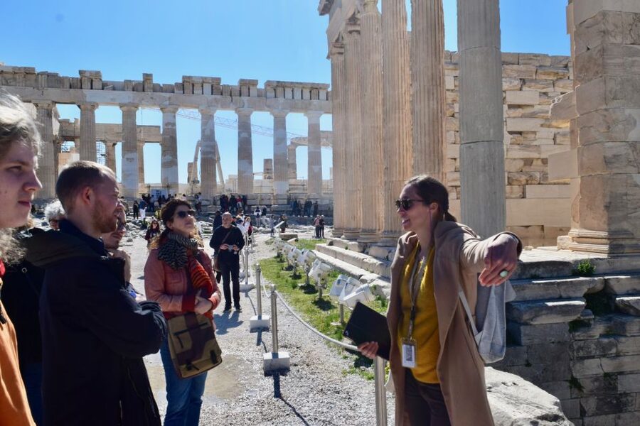 Athens: The Acropolis Guided Walking Tour in German - 360° view time: what to do with the best minutes