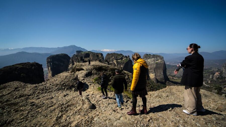 Athens to Meteora, Day Trip with Local Guide,up to 9 people - Key things you’ll love on this Athens to Meteora day trip