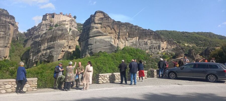 Athens to Meteora, Day Trip with Local Guide,up to 9 people - Local English tour leader: what quality looks like on a long day