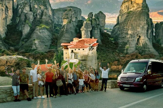 Athens to Meteora DayTrip by Train in Spanish language - Local Agency - Train to Kalambaka, or bus replacement: your timing reality check