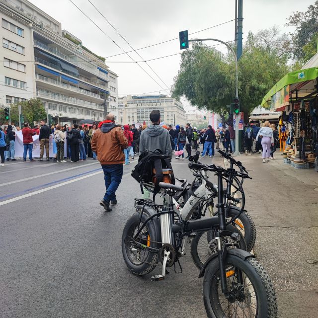 Athens tour with electric bicycle - Plaka and Thissio on wheels, not just on foot