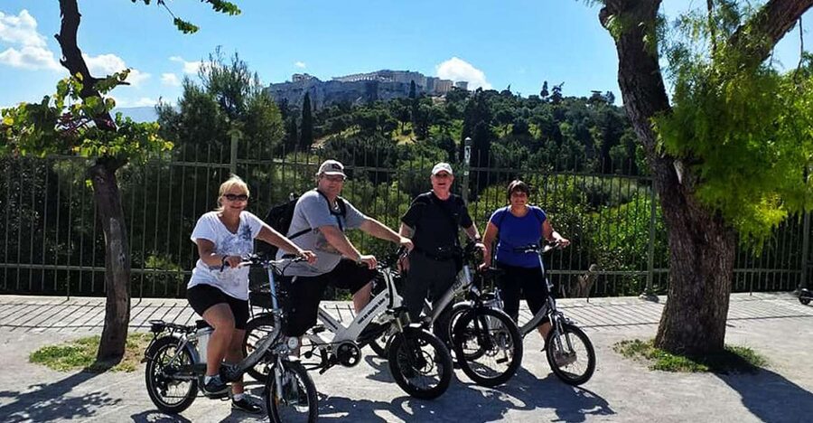 Athens tour with electric bicycle - Meeting near Thissio, then getting comfortable on the bike