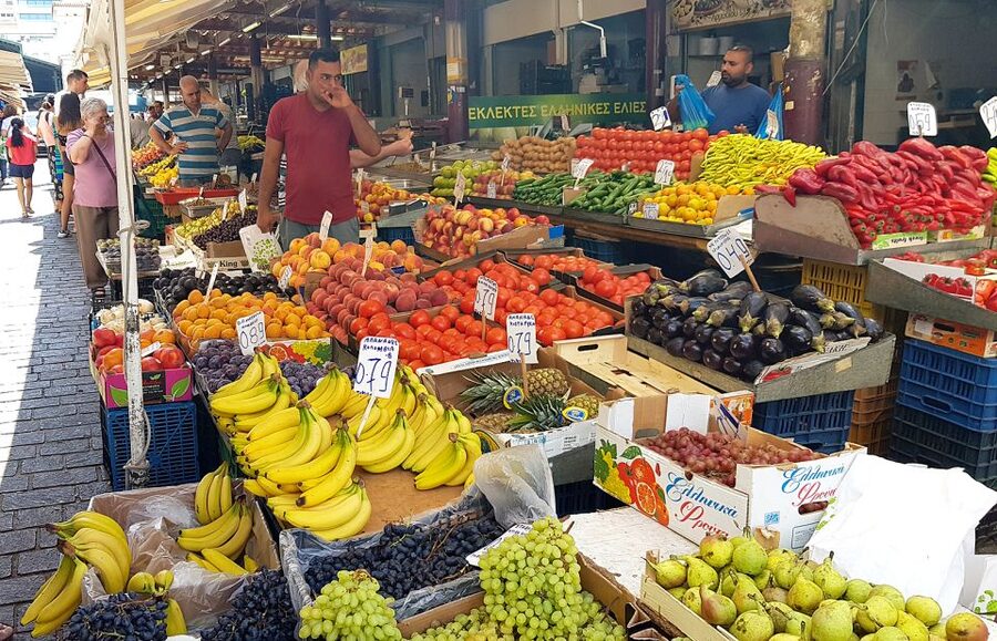 Athens: Traditional Greek food tour in hidden spots - Finding En Athinas and why this start is low-key