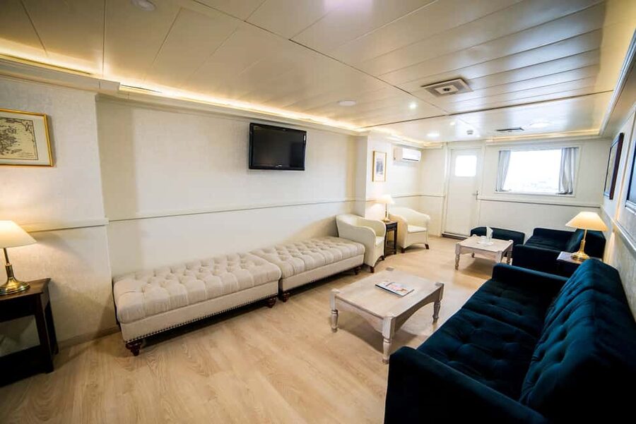 Athens: VIP Swimming Cruise to three islands - Swimming time: what you get, what you should plan around
