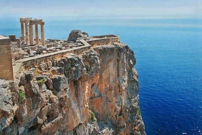 Best of Athens and Cape Sounio Full Day Private Tour - Between monuments: Arch of Hadrian, Olympian Zeus pillars, Panathenaic Stadium