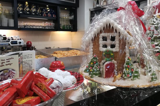 Christmas food and walking tour in Athens - Ermou Street: where the decorated shopping street turns into dessert