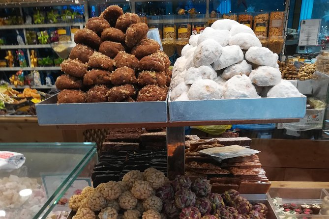 Christmas food and walking tour in Athens - Syntagma Square: the Christmas-launch point you actually want