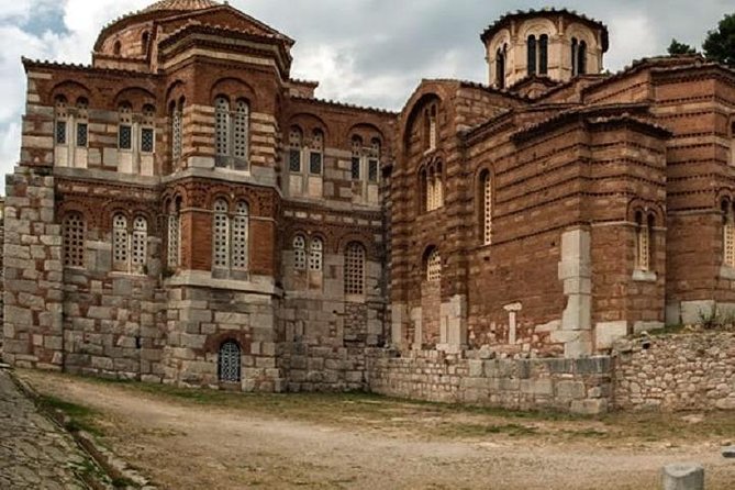Delphi and Hosios Loukas Monastery Full Day Private Tour - Delphi Ancient Town, From the Temple of Apollo to the Sacred Way