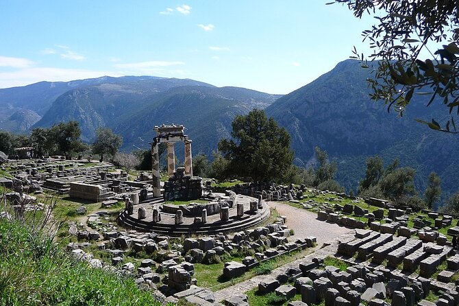 Delphi, Arachova and Levadia Krya Springs, Private Day Tour - Getting Picked Up in Athens or Piraeus, Then Settling In