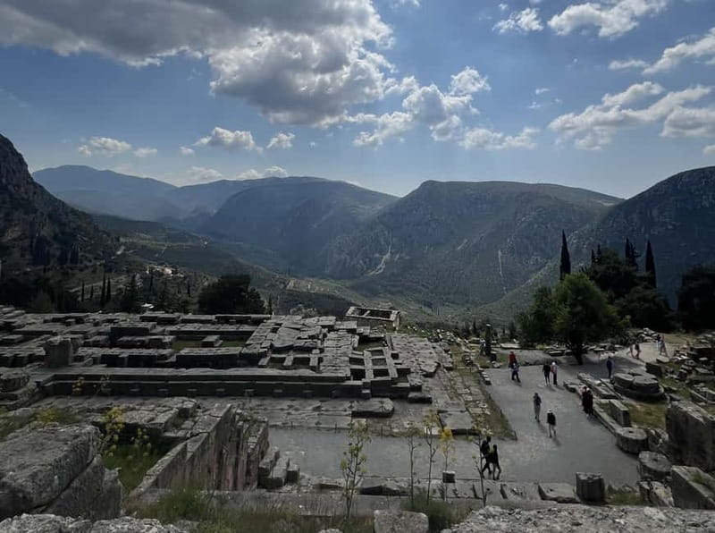 Delphi: Archaeological Site & Museum Ticket with Audio Tours - Arriving at the archaeological museum: best first stop for context