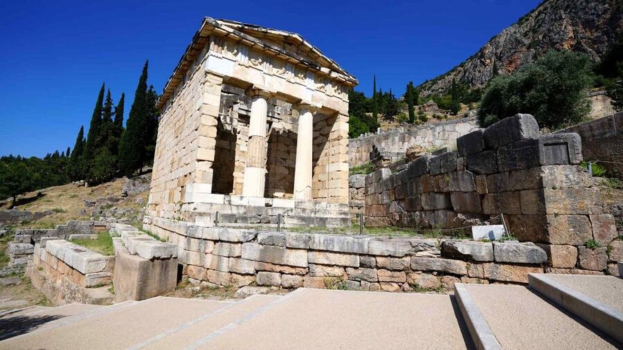 Delphi: Audiovisual self-guided tour with 3D models - The Pythian Games: turning ruins into a festival story
