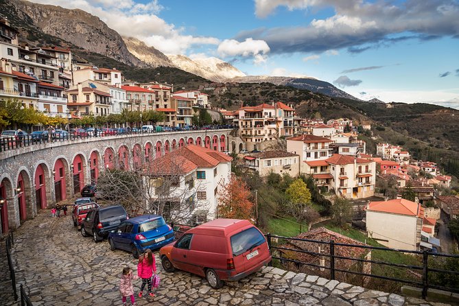 Delphi English Day Trip from Athens with Official Guide - Arachova and Levadia on the way back: a photo stop with a payoff