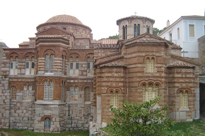 Delphi Full Day Tour - Arachova stop: quick mountain-town flavor without derailing the day