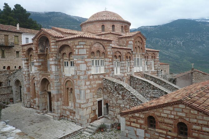 Delphi, Hosios Loukas Monastery full day private tour from Athens - Livadeia and Arachova: mountain towns that add texture
