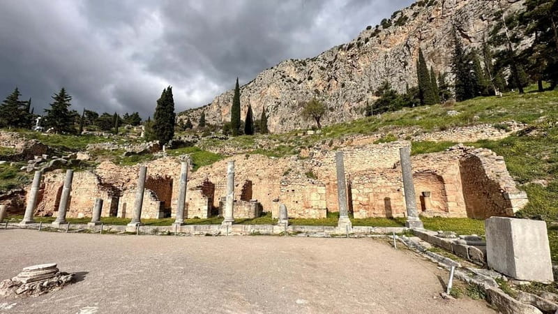 Delphi Navel Of Earth Hosios Loukas Full Day Private Tour - Practical Tips Before You Walk Delphi and Hosios Loukas