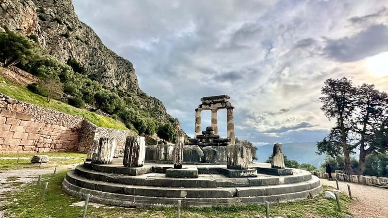 Delphi Navel Of Earth Hosios Loukas Full Day Private Tour - Hosios Loukas: UNESCO Middle Byzantine Monastery With St. Luke At Its Heart