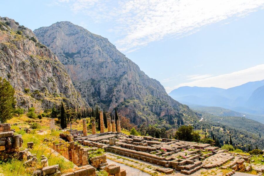 Delphi: Private Day Tour from Athens with Luxurious Vehicle - Entering Delphi: Apollo, the Oracle of Delphi, and what you actually see