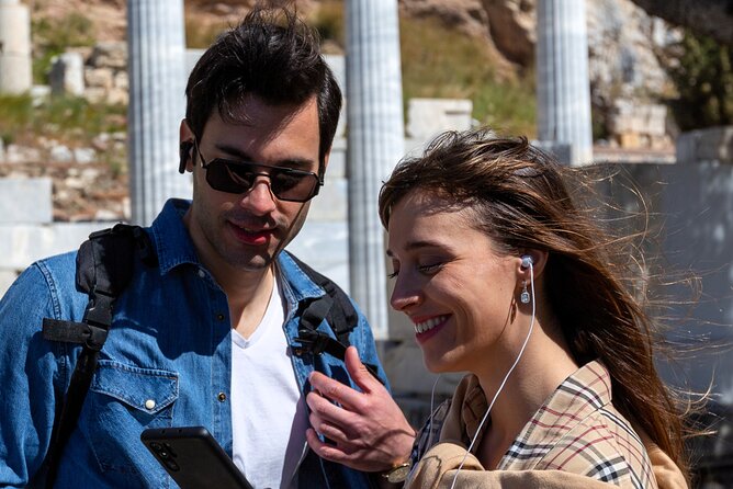Delphi: Self-guided Audiovisual Tour with 3D Representations - Practical logistics: phones, internet, and headphones