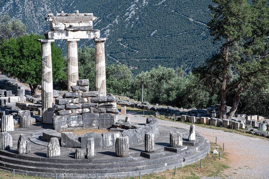 Delphi Skip-The-Line Private Tour - Expert Guide - Museum time: sculpture, context, and why it changes how you see the ruins