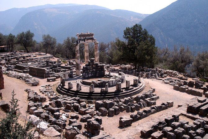 Delphi Skip-The-Line Private Tour with Licensed Guide & Admission - How Much Walking, and What Might Be Closed Like the Stadium