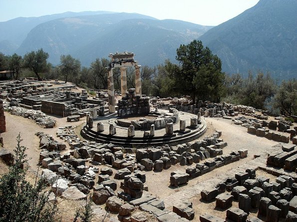 Delphi & Thermopylae Full Day Private Tour from Athens - Delphi ancient site: Apollo, Pythia, and the steep kind of walking