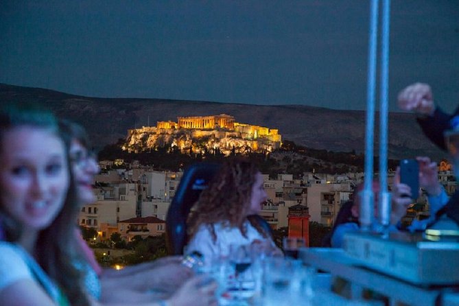 Dinner in the Sky Athens - The harness and safety routine at 40 meters