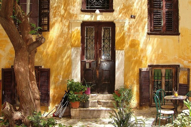 Discover Athens’ most Photogenic Spots with a Local - Plaka, the youth quarter: where your photos get more street-level