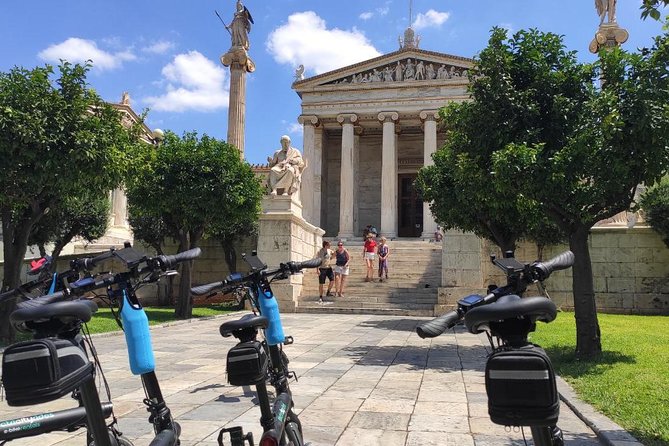 Discover the City e-bike day tours - Guides and the kind of Athens they share