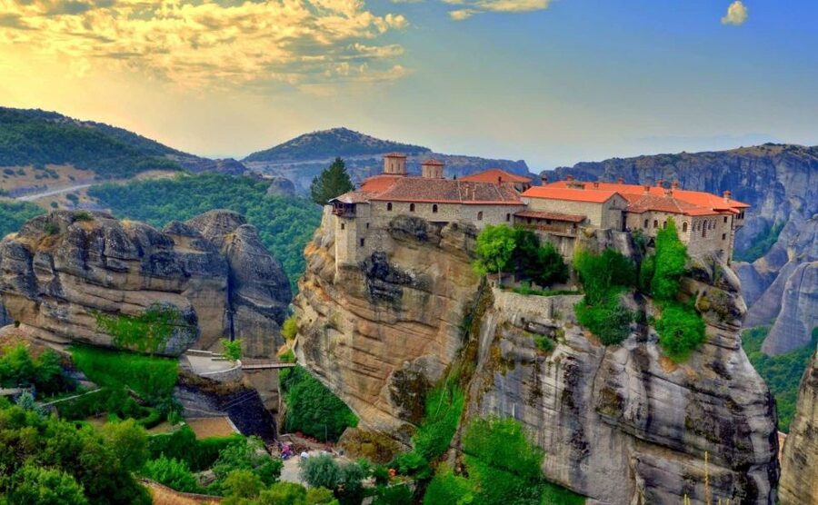 From Athens: 2-Day Meteora Trip with Tansportation & Hotel - Why Meteora monasteries beat a day trip from Athens
