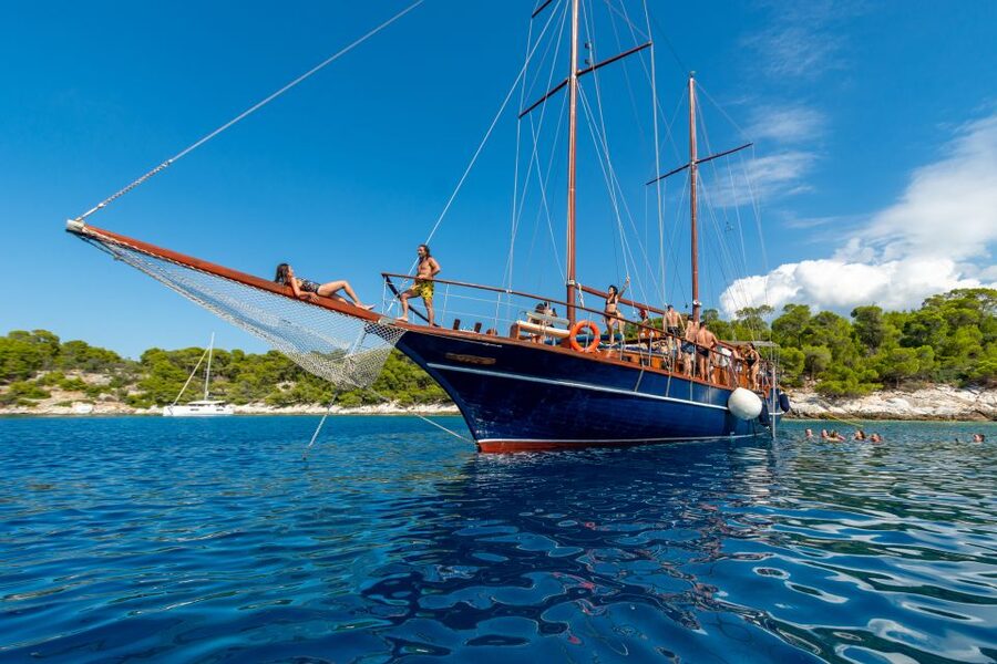 From Athens: Aegina, Agistri and Metopi Day Cruise w/ Lunch - Agistri Island time: shopping, walking, and your first sea break