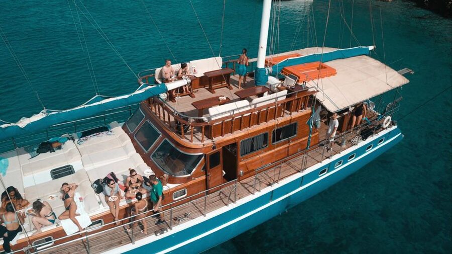 From Athens: Agistri, Moni & Aegina Day Cruise with Swimming - Lunch onboard: Greek buffet with multiple dietary options and unlimited drinks