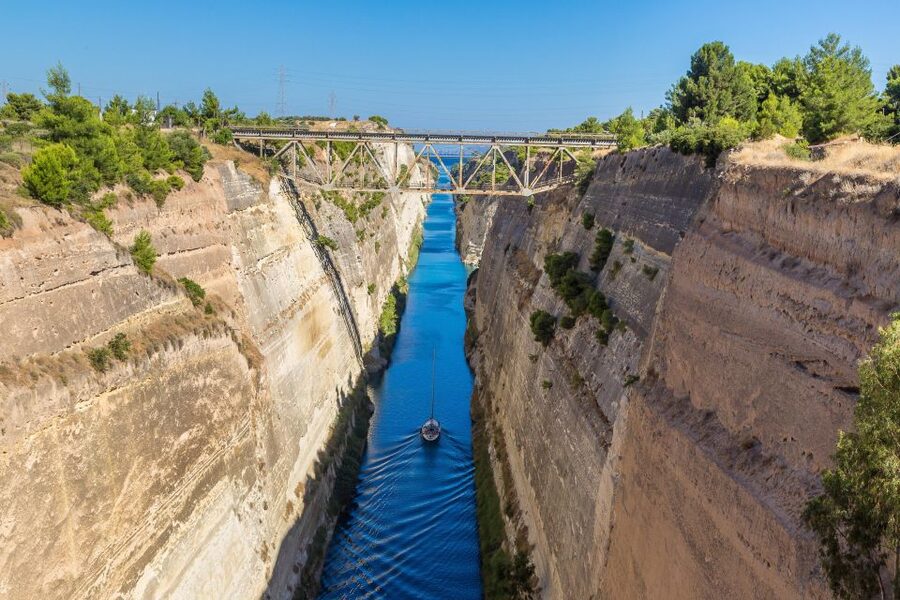 From Athens: Ancient Corinth Day Trip with Canal & VR Guide - Lunch and Return Planning: A Simple Break in the Middle
