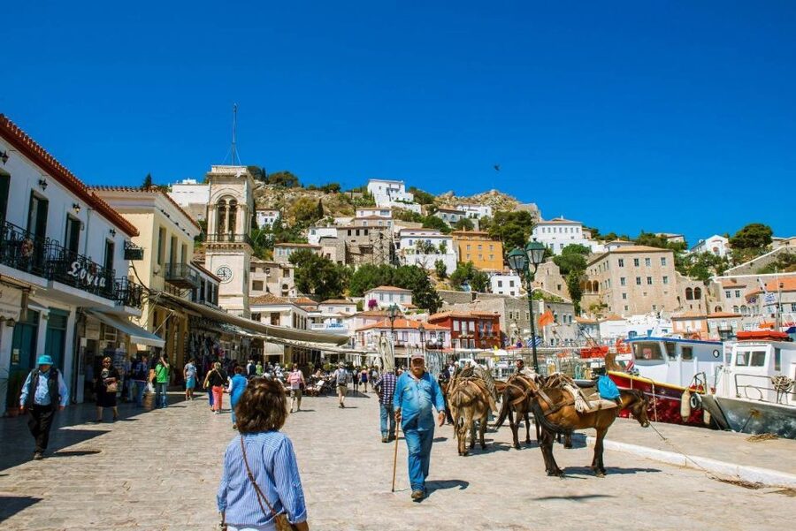 From Athens: Day Cruise to Hydra, Poros & Aegina with Lunch - Hydra stop (about 90 minutes): donkeys, stone lanes, and the best swim time