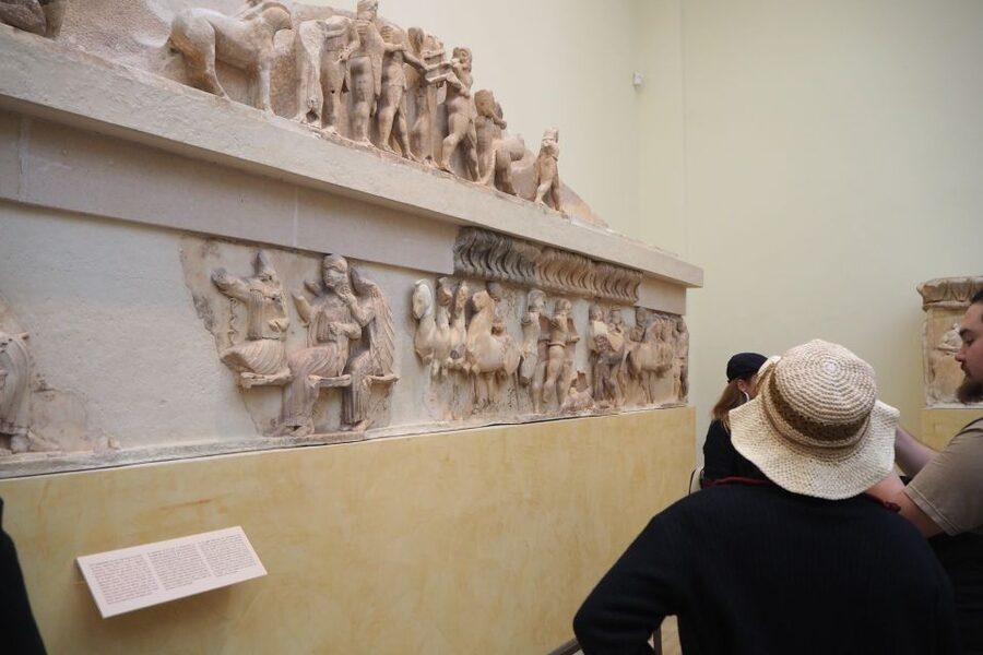 From Athens: Day Tour to Delphi - Coffee Breaks and Photo Stops: The Rhythm of the Day
