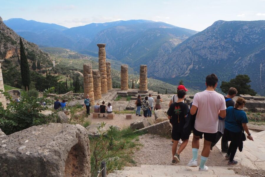From Athens: Day Tour to Delphi - Riding Out of Athens: Boeotia, Thebes, and the Parnassus Road
