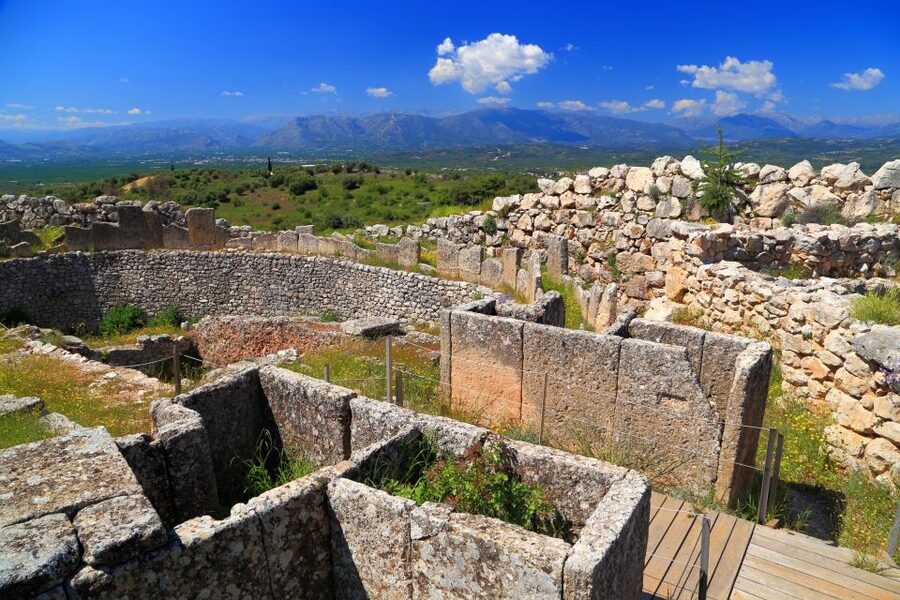 From Athens: Explore Ancient Greece 4-Day Tour - Kalambaka and Meteora: monasteries you actually have to look up for