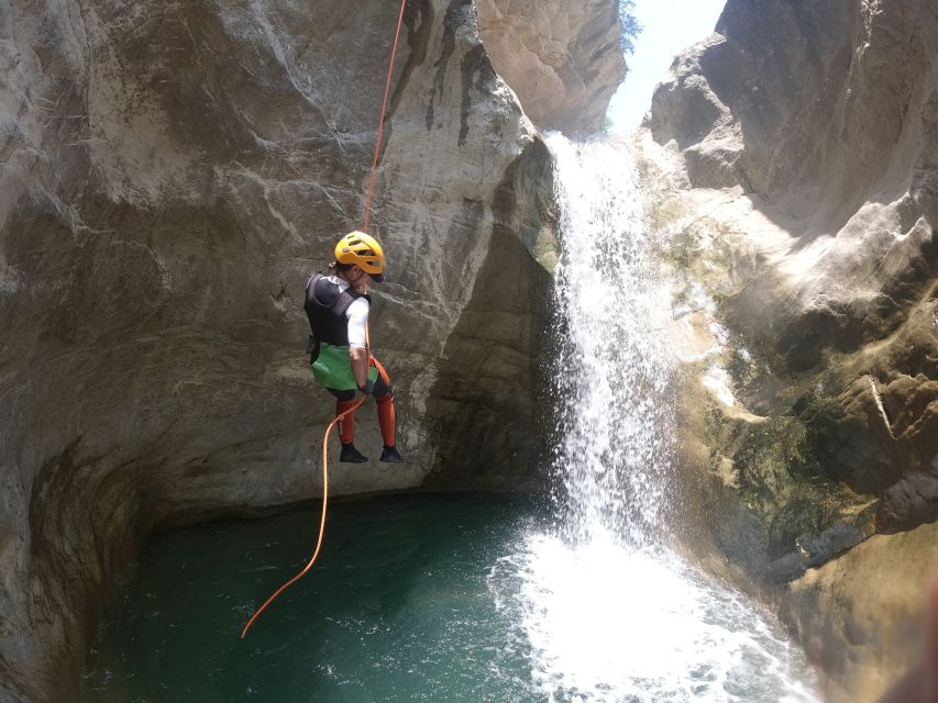 From Athens: Manikia Gorge Canyoning - Gear and safety briefing: learning abseiling without feeling rushed