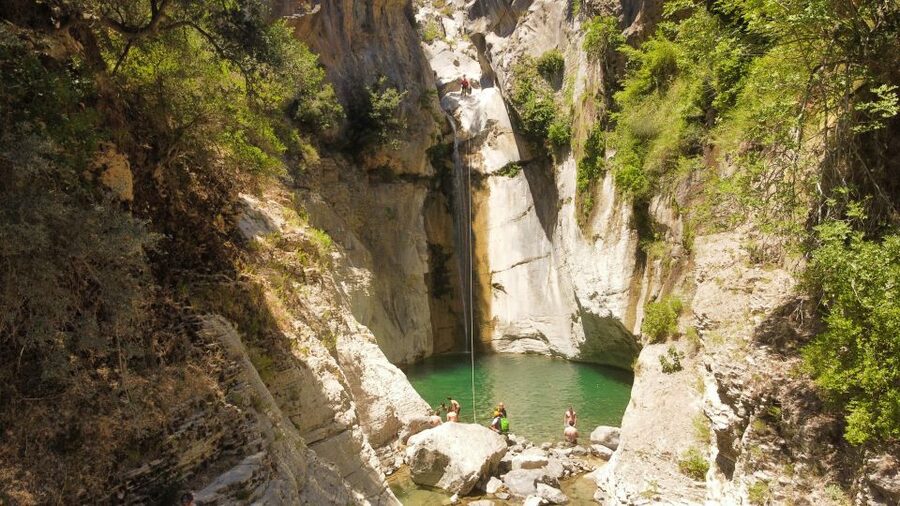 From Athens: Manikia Gorge Canyoning - Meeting your guide, transport, and the small-group rhythm