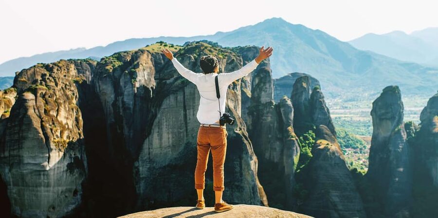 From Athens: Meteora Full-Day Trip with Guide on Luxury Bus - Breaks at Atalanti and Sofades, Why Small Stops Matter on Long Days