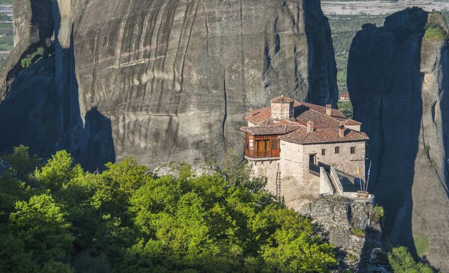 From Athens: Meteora Full-Day Trip with Guide on Luxury Bus - Kastraki Lunch, Traditional Greek Food With Meteora in View