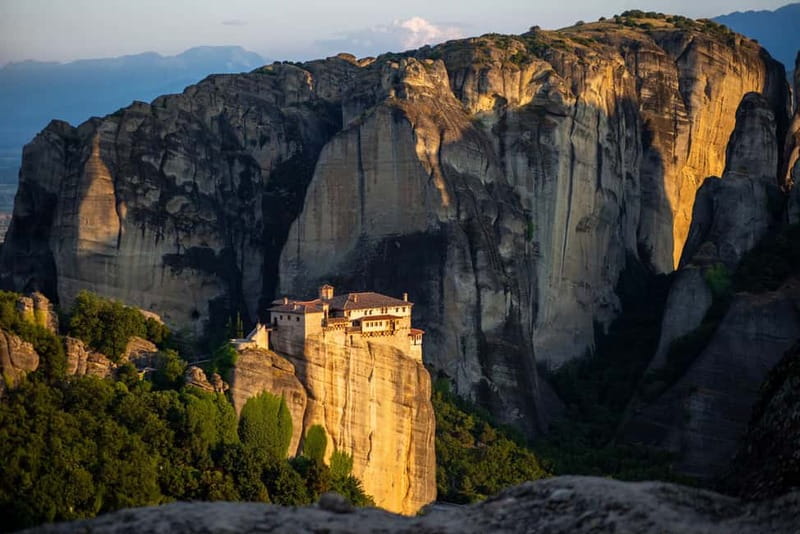 From Athens: Meteora Monasteries and Hermit Caves Tour - The return trip: 18:00 departure, 22:30 arrival, and what to do with the long ride